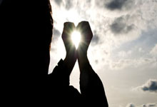 爱游戏(中国):C罗30岁后成就:544场460球102助攻+18冠军.